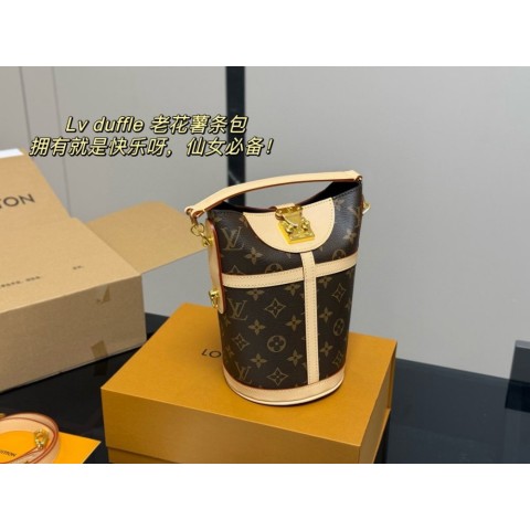 루*** 리볼리 더플백