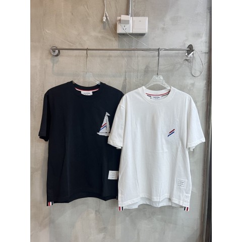 톰*** 운 닷 자수 반팔티