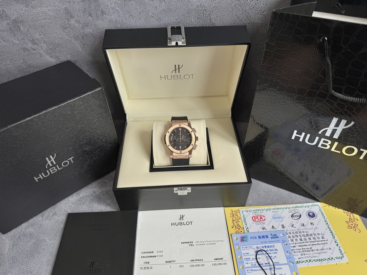 위** 크로노그래프 킹 골드 42mm