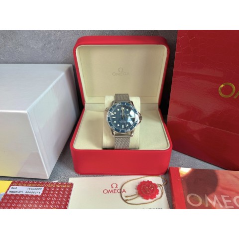 오** 씨마스터 다이버 300m 42mm 네이비